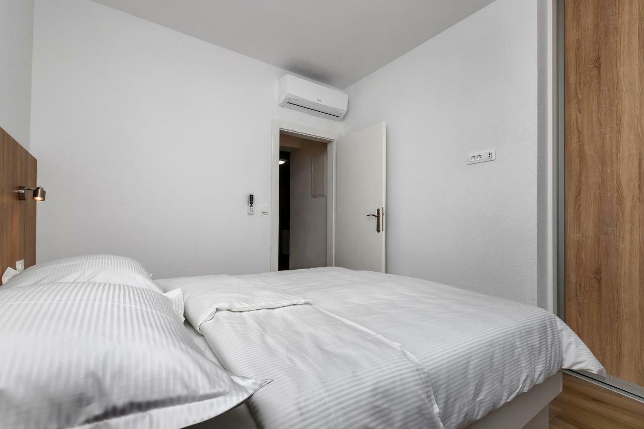 Apartmani Daniela Podgora Extérieur photo